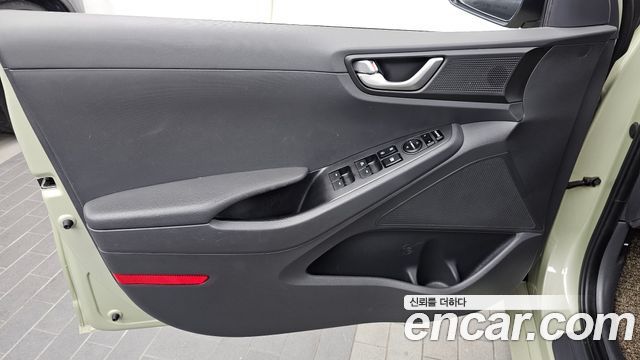 Hyundai Ioniq Hybrid N 2016 — фото 24