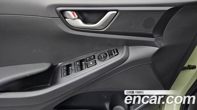 Hyundai Ioniq Hybrid N 2016 — фото 31