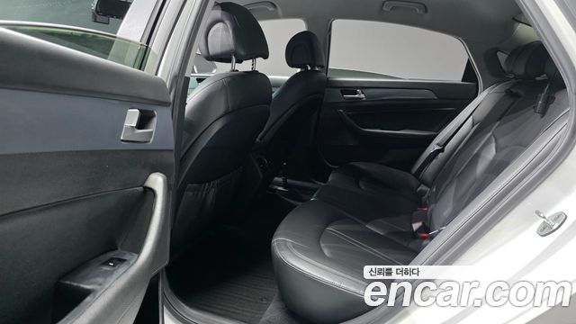 Hyundai Sonata Hybrid (LF) 2.0 HEV Modern Special 2017 — фото 12