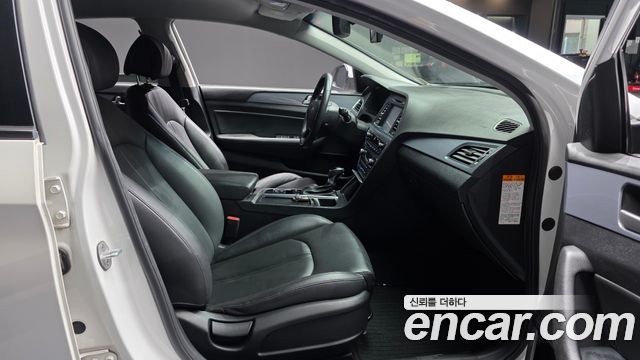 Hyundai Sonata Hybrid (LF) 2.0 HEV Modern Special 2017 — фото 26