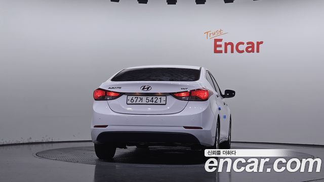 Hyundai Avante 1.6 VGT Smart Standard 2015 — фото 4