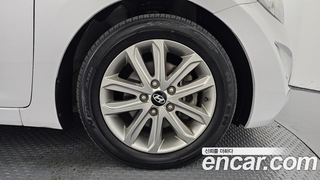 Hyundai Avante 1.6 VGT Smart Standard 2015 — фото 26
