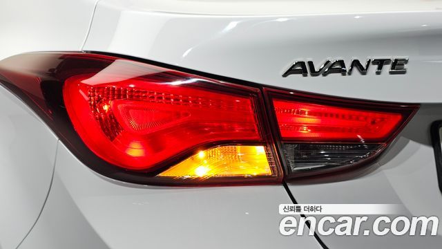 Hyundai Avante 1.6 VGT Smart Standard 2015 — фото 28