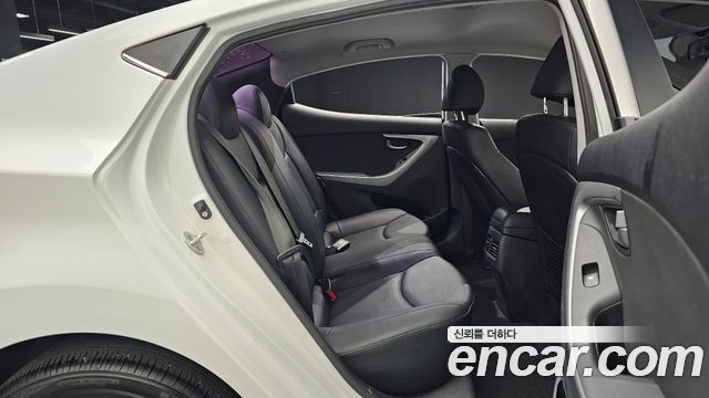 Hyundai Avante 1.6 VGT Smart Standard 2015 — фото 33