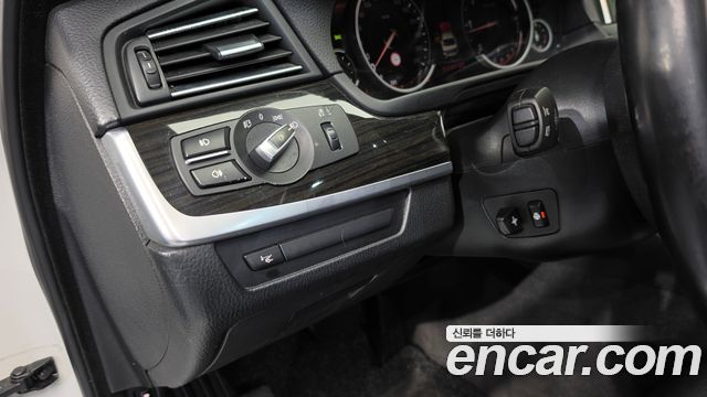 BMW 5 Series (F10) 520d Luxury 2014 — фото 17