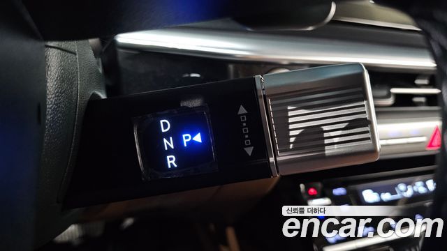 Hyundai Grandeur (GN7) 2,5 Gasoline 2WD Exclusive 2024 — фото 9