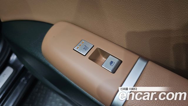 Hyundai Grandeur (GN7) 2,5 Gasoline 2WD Exclusive 2024 — фото 17