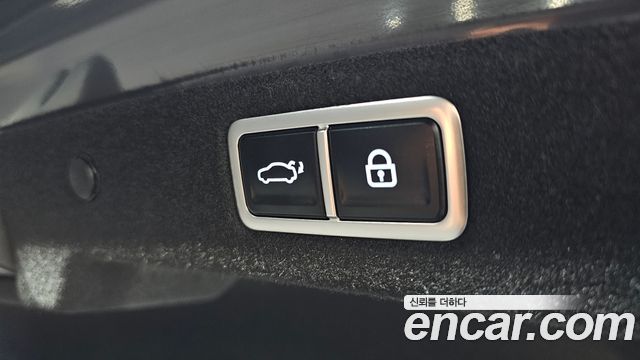 Hyundai Grandeur (GN7) 2,5 Gasoline 2WD Exclusive 2024 — фото 18