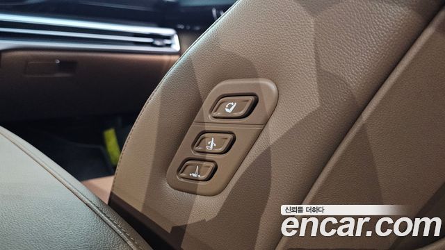Hyundai Grandeur (GN7) 2,5 Gasoline 2WD Exclusive 2024 — фото 29