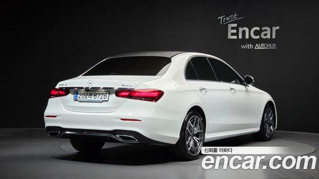 Mercedes-Benz E-Class (W213) E220d 4MATIC AMG Line 2023 — фото 2