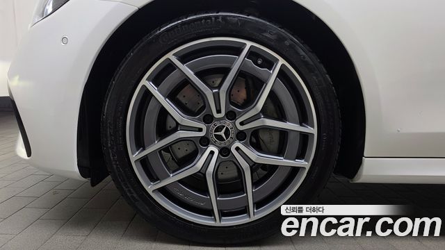 Mercedes-Benz E-Class (W213) E220d 4MATIC AMG Line 2023 — фото 5