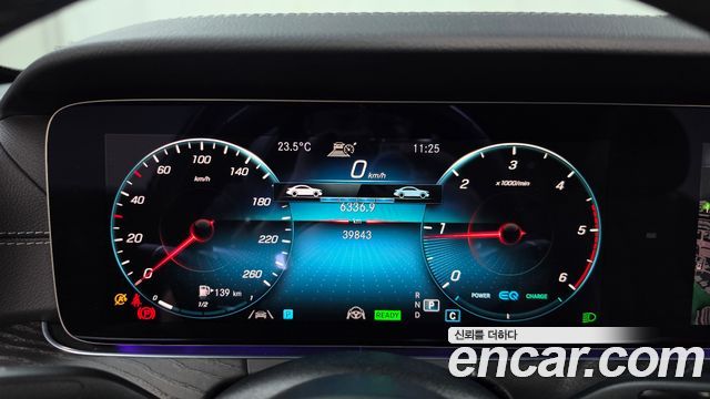 Mercedes-Benz E-Class (W213) E220d 4MATIC AMG Line 2023 — фото 8
