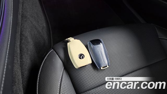 Mercedes-Benz E-Class (W213) E220d 4MATIC AMG Line 2023 — фото 17