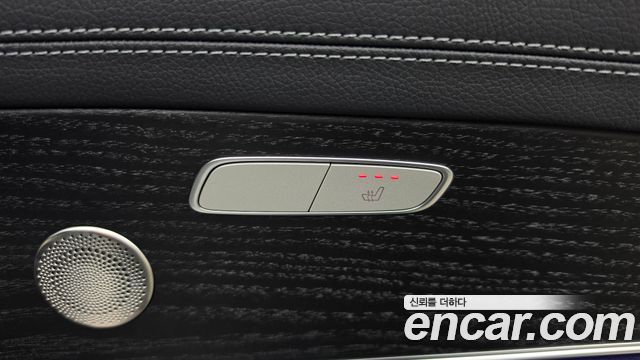 Mercedes-Benz E-Class (W213) E220d 4MATIC AMG Line 2023 — фото 33