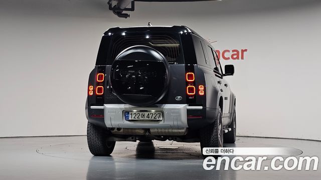 Land Rover Defender (L663) 110 D250 SE 2023 — фото 4
