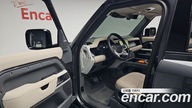 Land Rover Defender (L663) 110 D250 SE 2023 — фото 10