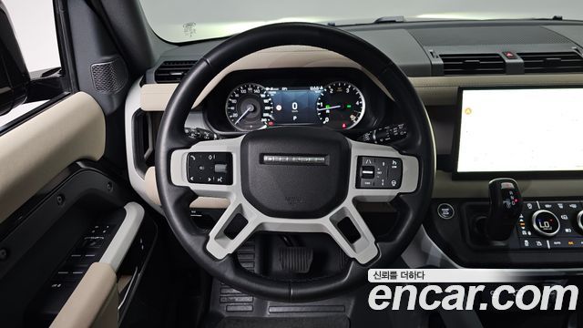 Land Rover Defender (L663) 110 D250 SE 2023 — фото 13