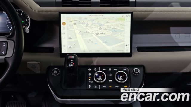 Land Rover Defender (L663) 110 D250 SE 2023 — фото 19
