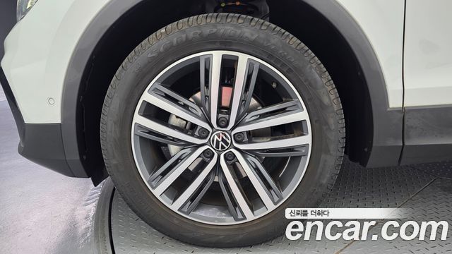 Volkswagen Tiguan (II) 2.0 TDI 4Motion Prestige 2023 — фото 5