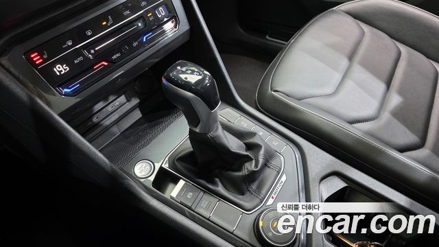 Volkswagen Tiguan (II) 2.0 TDI 4Motion Prestige 2023 — фото 9