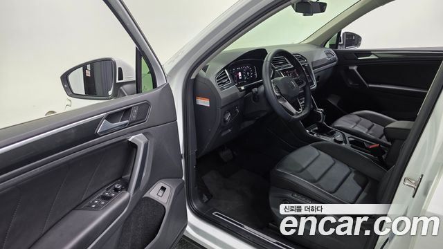 Volkswagen Tiguan (II) 2.0 TDI 4Motion Prestige 2023 — фото 16