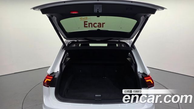 Volkswagen Tiguan (II) 2.0 TDI 4Motion Prestige 2023 — фото 23