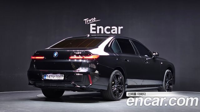 BMW 7 Series (G70) 750e xDrive M Sport 2023 — фото 2