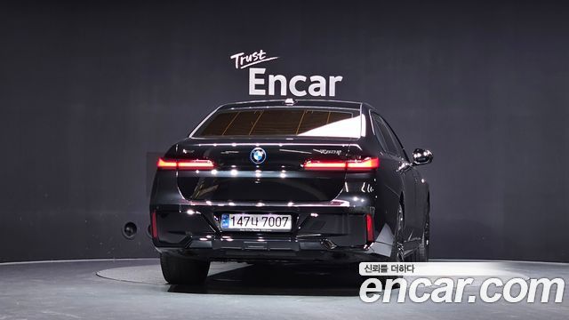 BMW 7 Series (G70) 750e xDrive M Sport 2023 — фото 4