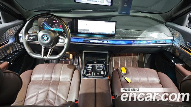 BMW 7 Series (G70) 750e xDrive M Sport 2023 — фото 7