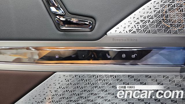 BMW 7 Series (G70) 750e xDrive M Sport 2023 — фото 14