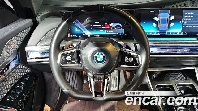 BMW 7 Series (G70) 750e xDrive M Sport 2023 — фото 15
