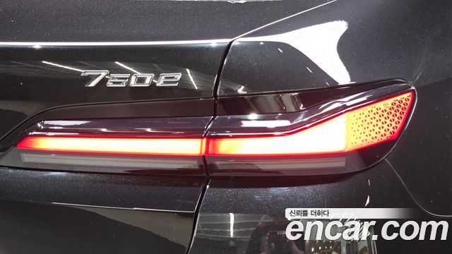 BMW 7 Series (G70) 750e xDrive M Sport 2023 — фото 23