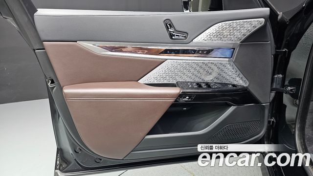 BMW 7 Series (G70) 750e xDrive M Sport 2023 — фото 24