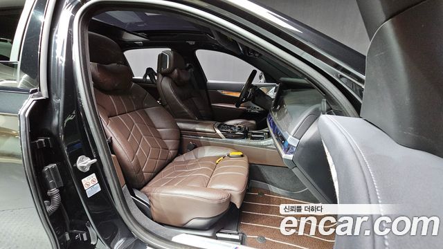 BMW 7 Series (G70) 750e xDrive M Sport 2023 — фото 26