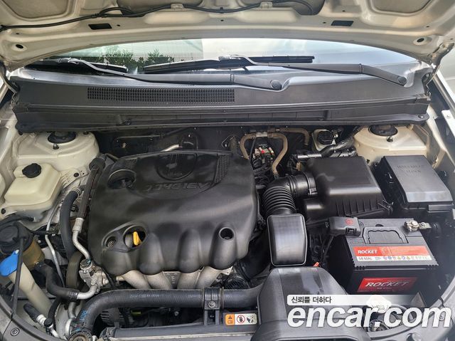 Kia Carens LPI 2.0 GX High-Deluxe 2013 — фото 7
