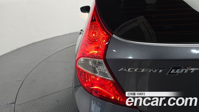 Hyundai Accent (New) Diesel WIT 1.6 VGT Premium 2015 — фото 23