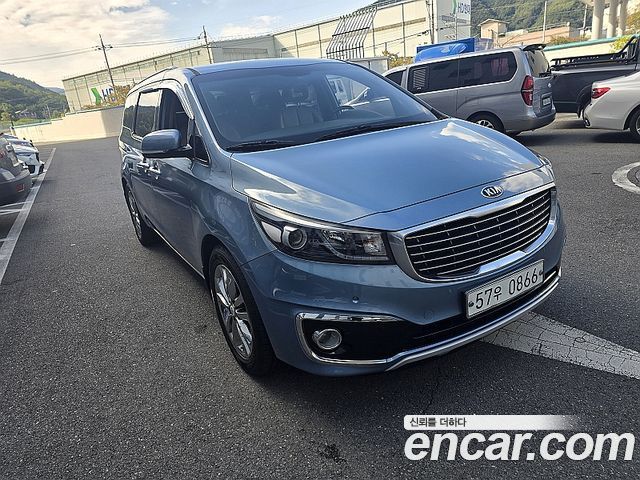 Kia Carnival 7-seater Limousine VIP 2016 — фото 3