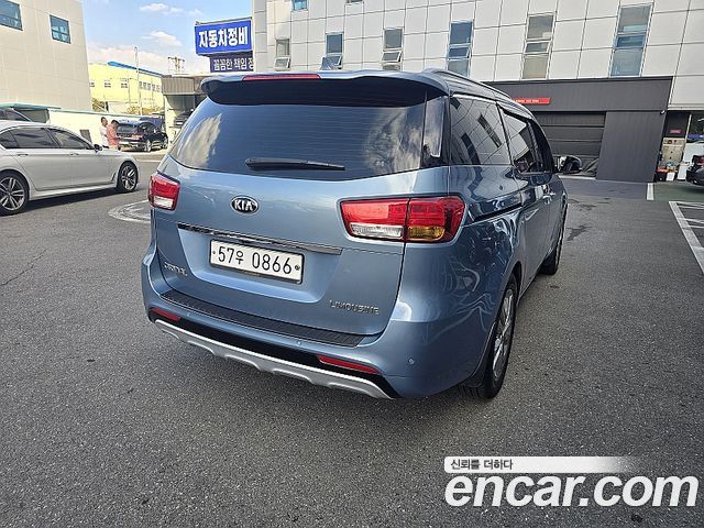 Kia Carnival 7-seater Limousine VIP 2016 — фото 4