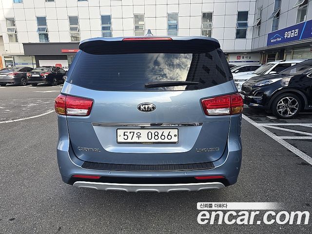 Kia Carnival 7-seater Limousine VIP 2016 — фото 6