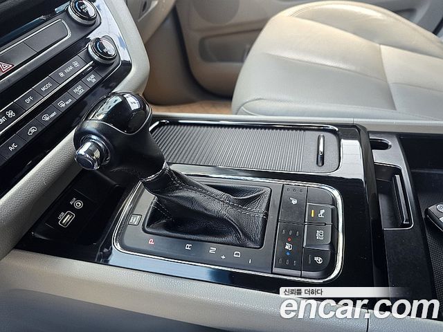 Kia Carnival 7-seater Limousine VIP 2016 — фото 10