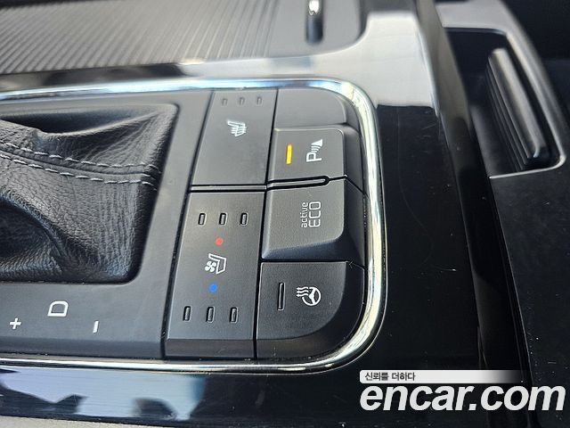 Kia Carnival 7-seater Limousine VIP 2016 — фото 17