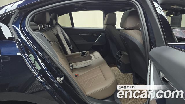 BMW 5 Series (G60) 520i M Sport 2024 — фото 11