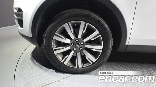 Land Rover Discovery Sport 2.0 TD4 HSE Luxury 2017 — фото 5