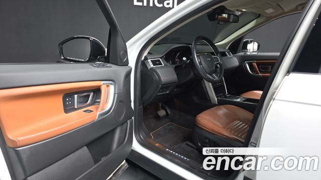 Land Rover Discovery Sport 2.0 TD4 HSE Luxury 2017 — фото 10