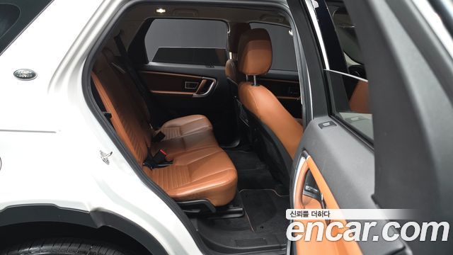 Land Rover Discovery Sport 2.0 TD4 HSE Luxury 2017 — фото 12