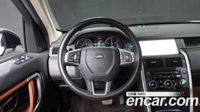 Land Rover Discovery Sport 2.0 TD4 HSE Luxury 2017 — фото 13