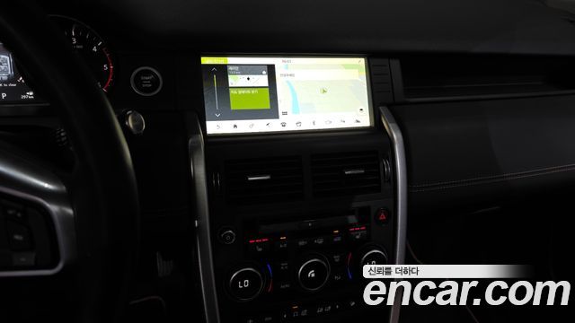Land Rover Discovery Sport 2.0 TD4 HSE Luxury 2017 — фото 14