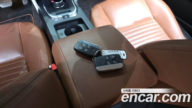 Land Rover Discovery Sport 2.0 TD4 HSE Luxury 2017 — фото 17