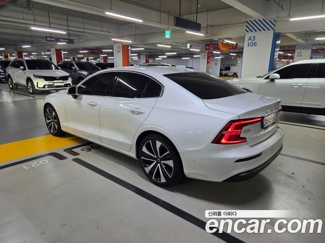 Volvo S60 (III) B5 Ultimate Bright 2024 — фото 3