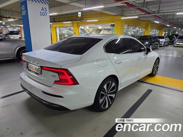 Volvo S60 (III) B5 Ultimate Bright 2024 — фото 4